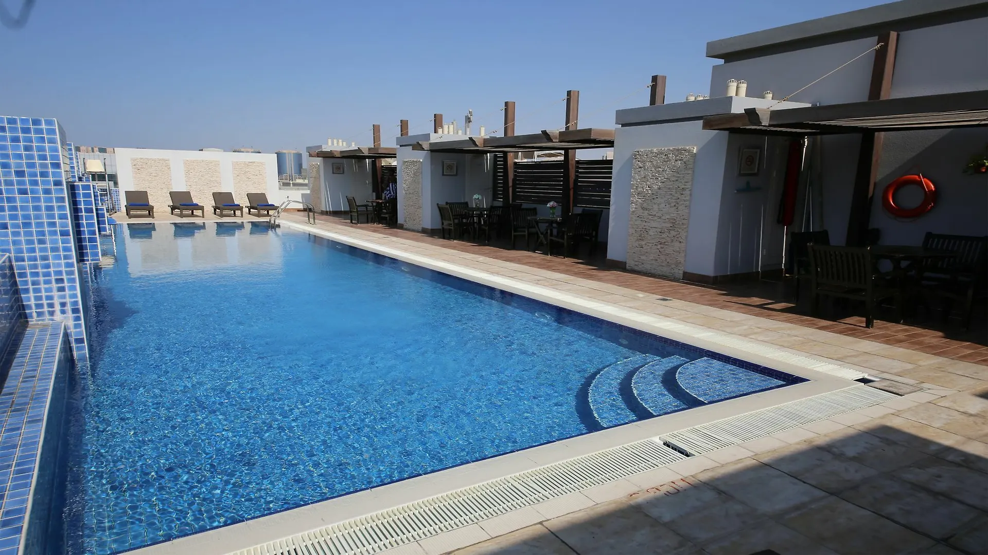 Tulip Hotel Apartments Dubaj